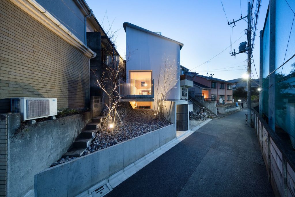 aoyagi design house in zenpukuji 塔形 住宅
