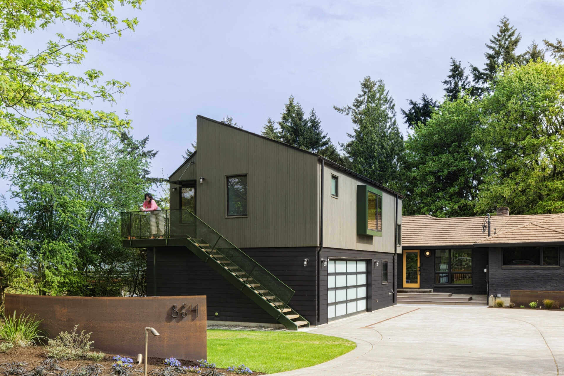 modern-garage-with-apartment-above-010826-1154-01