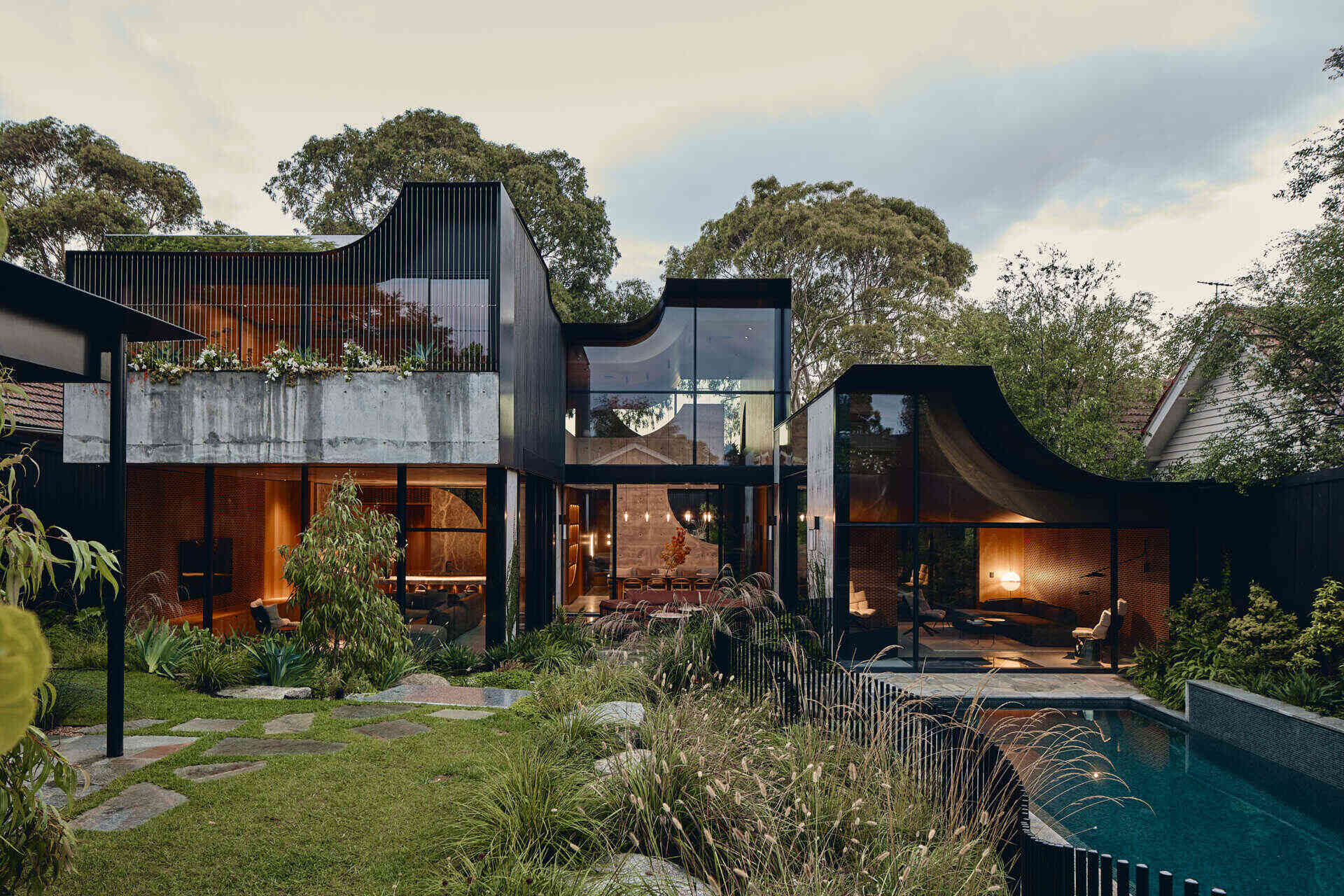 modern-house-design-architecture-110826-717-01