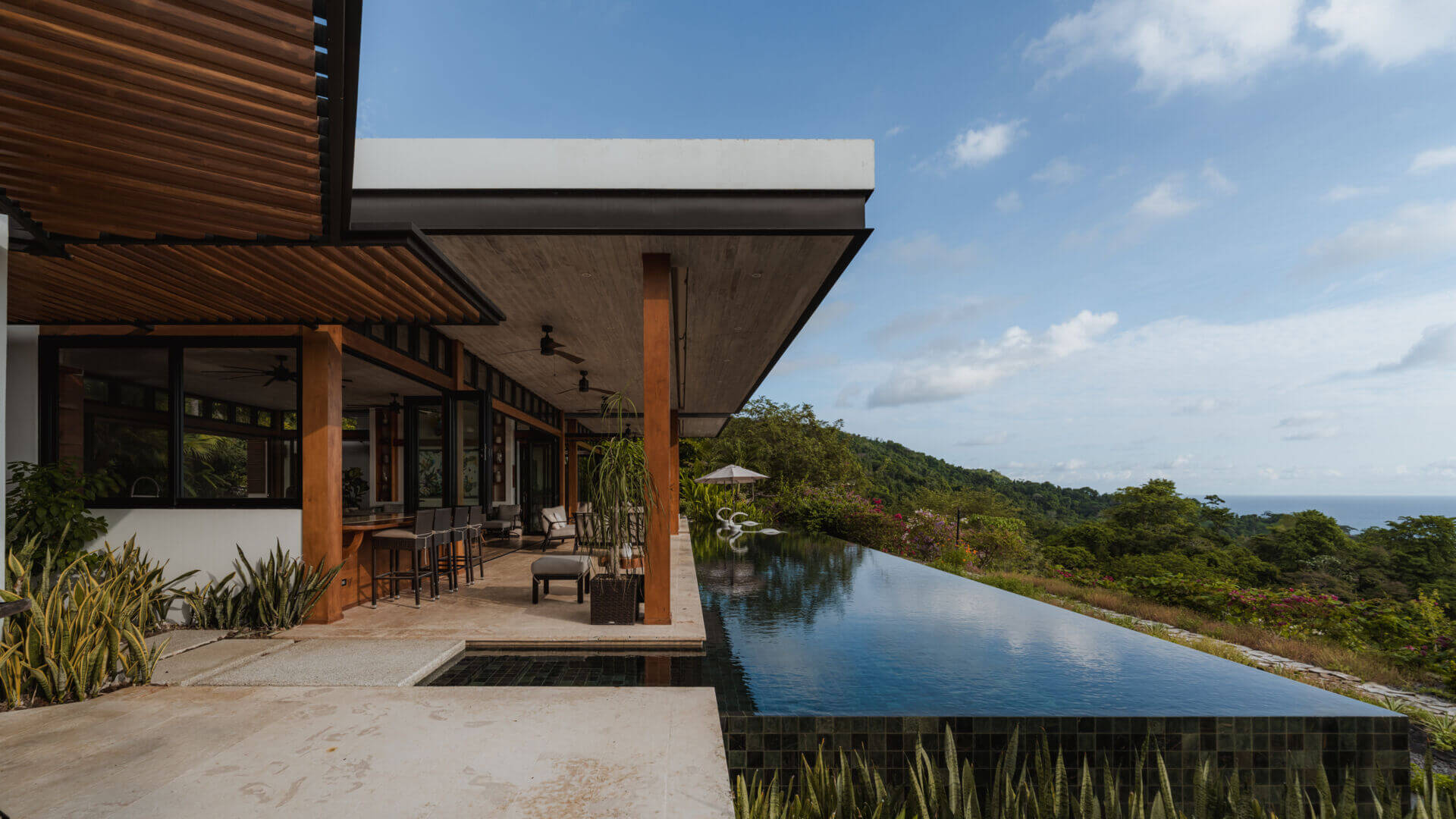 modern-house-design-outdoor-living-pool-130826-1119-15